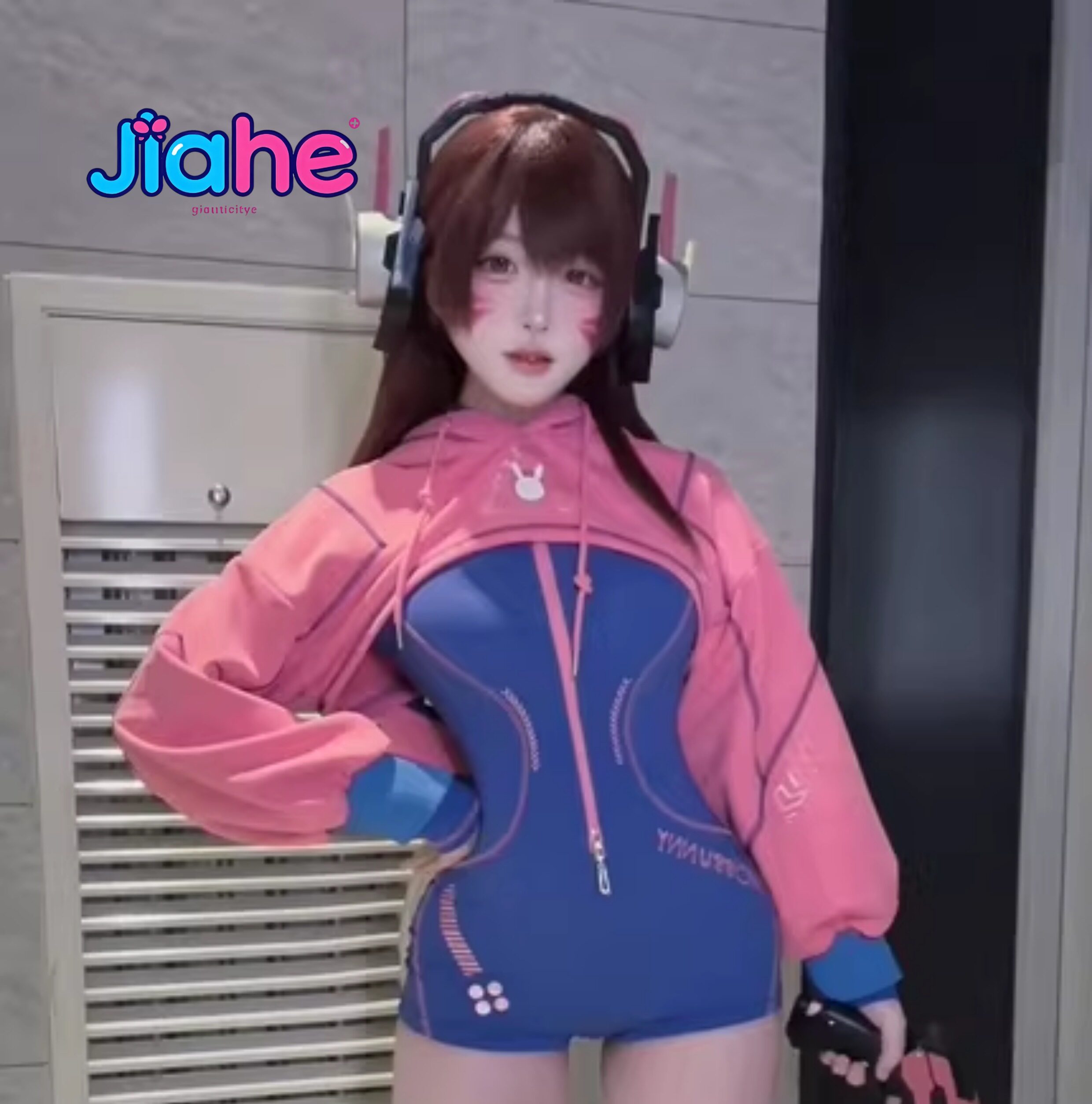 متوفر في المخزون: زي تنكري D.V - مراجعة Anime Cosplay Jumpsuit وسعره